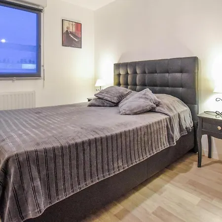 3 Bedroom Gorgeous In Cherbourg-en-Cotentin